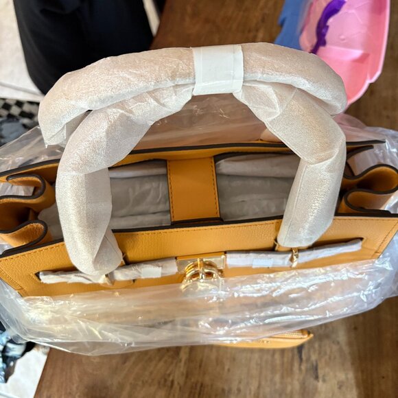 NWT: Micheal Kors Hamilton Medium Leather Satchel & matching card case - Picture 4 of 4